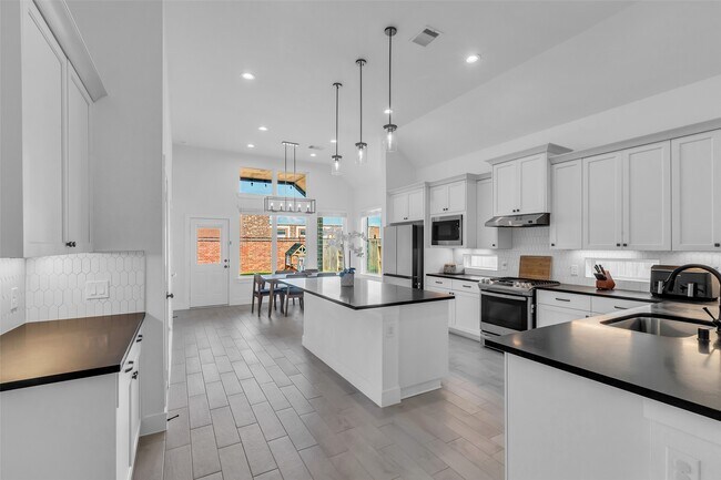 Building Photo - 3376 Voda Bnd Dr Rental