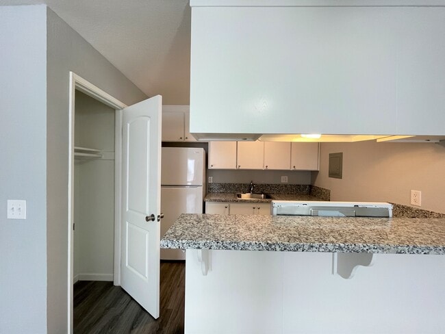 Photo - Midtown Breeze