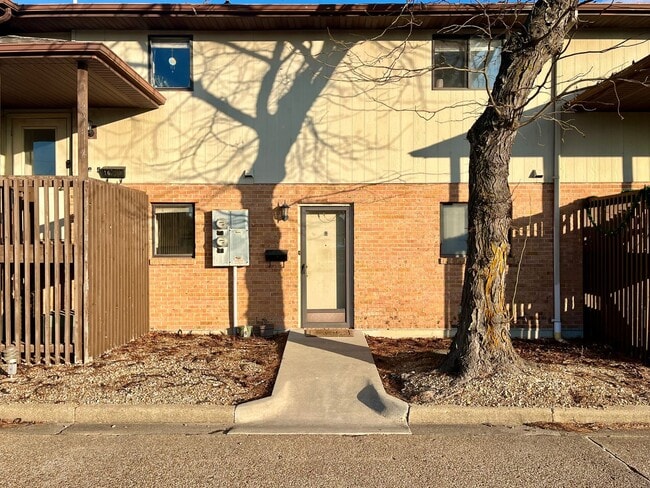 Building Photo - 2 Bed | 2 Bath | Apartment Unit 207FPA13