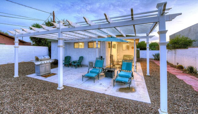 Photo - 2416 E Mabel St