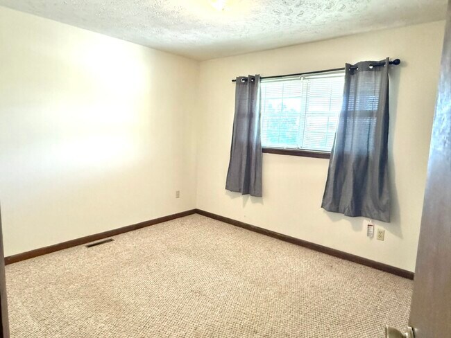 Photo - 3812 Memorial Blvd