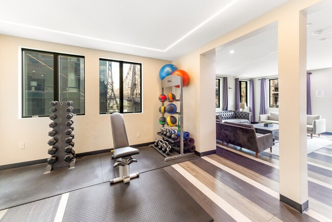Photo - 406 E 62nd St Unidad SI ID1051291P