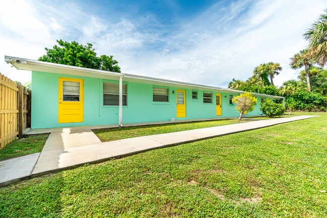 Photo - 2566 NE Hickory Ave