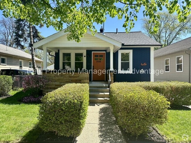 Building Photo - Beautifully Updated 2-Bedroom Home w/ 2-Ca...