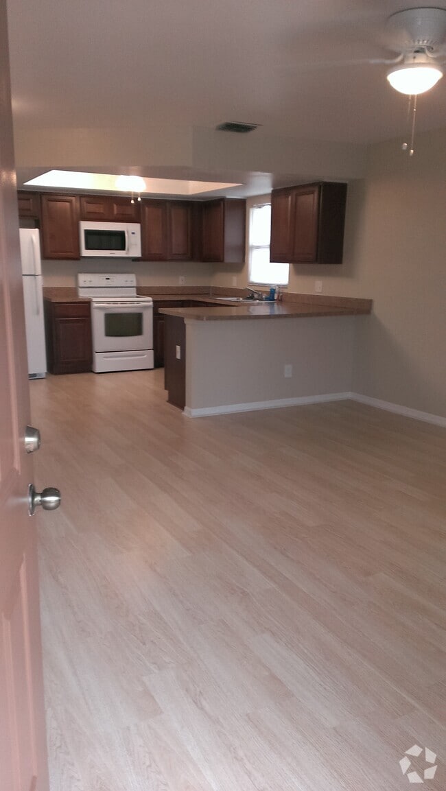 Building Photo - 618 SE 46th Ter Rental