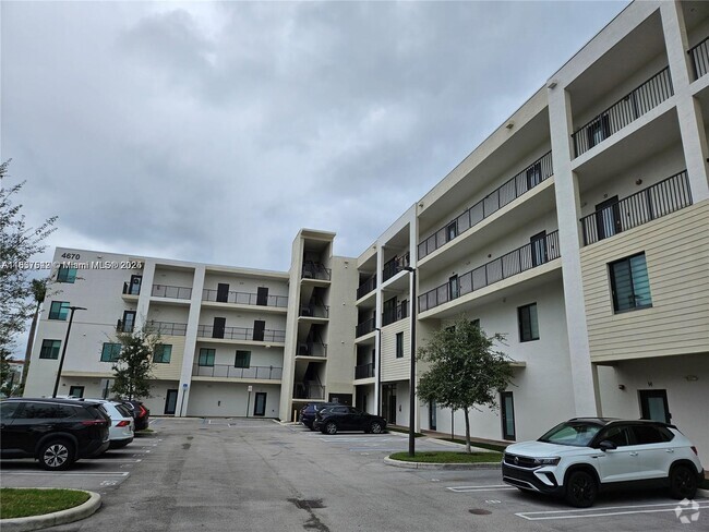 Building Photo - 4670 NW 84th Ave Unit 13 Rental