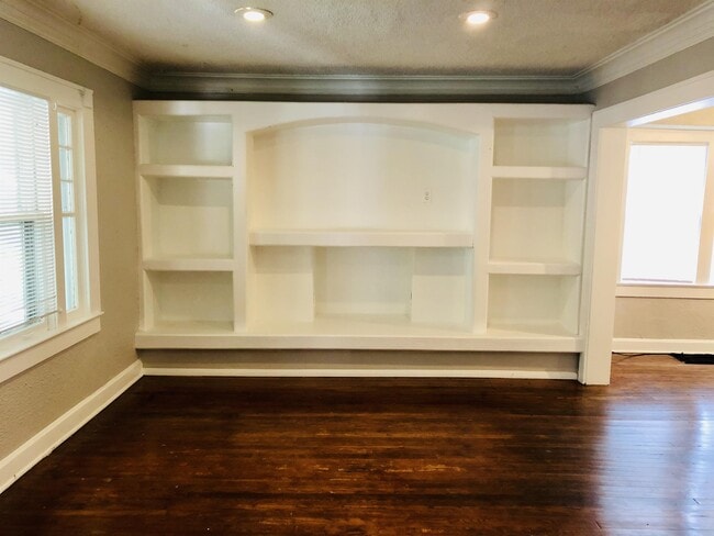 Building Photo - 3414 Bales Ave