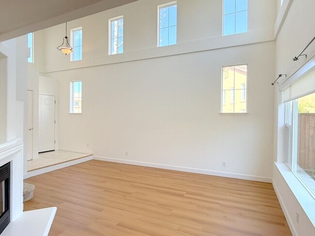 Photo - BEAUTIFUL BRIDGES END TOWNHSE, NEAR PARKS, GOLF COURSE, COYOTE CREEK ELEMENTARY !