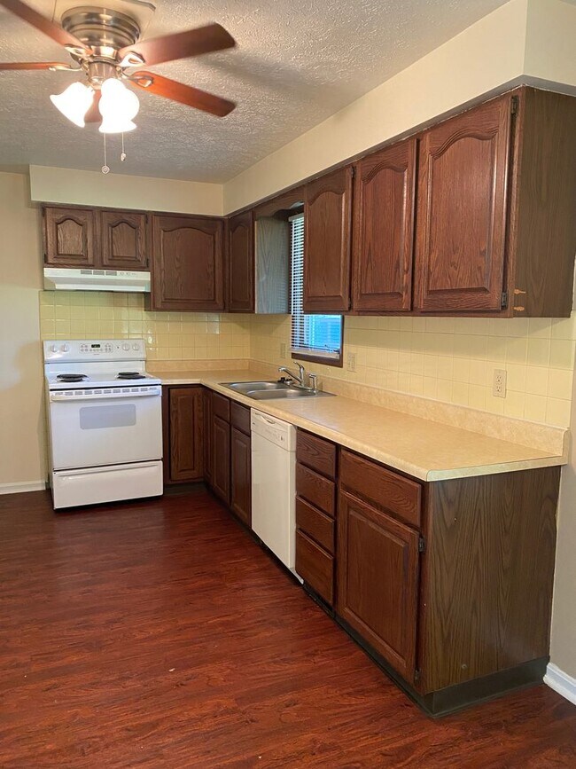 Photo - 2806 Bainbridge Ave