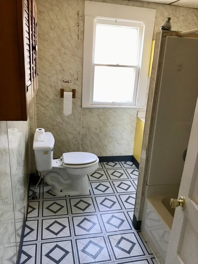 Photo - 339 W Columbia St Unidad 339