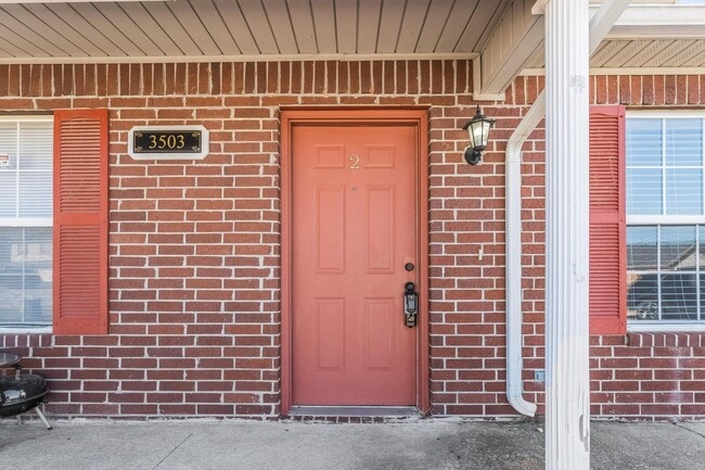 Photo - 3503 SW Victoria Pl Unit **OR**3503 SW Victoria Pl Apt 2