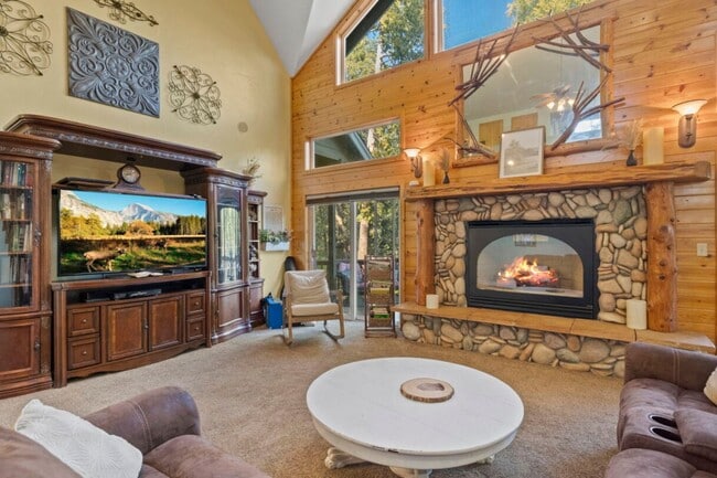 Photo - Beautiful large home on acerage