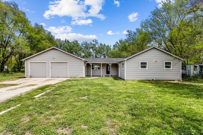 Building Photo - Beautifully remodeled home on over a 1/2 a...