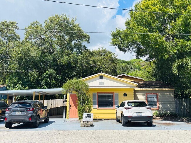 Photo - 1913 Riverside Dr Unidad 1-3