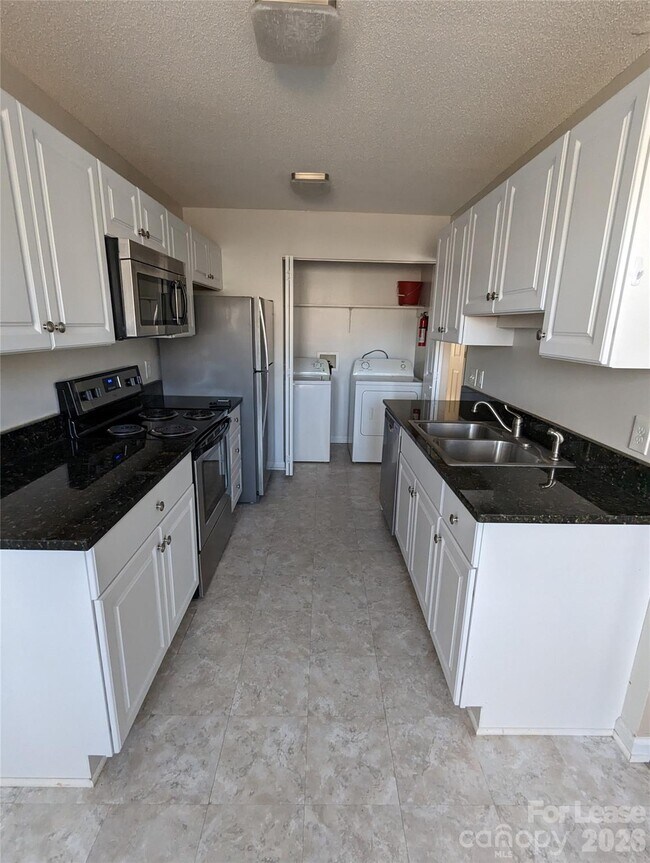 Photo - 72 Windwood Dr