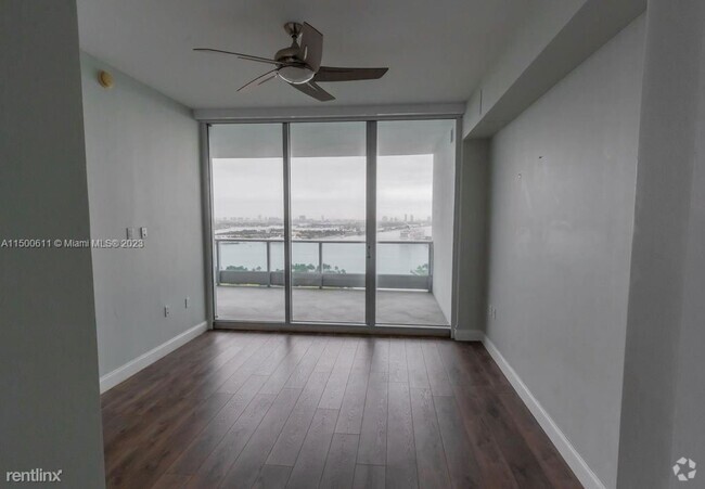 Building Photo - 1 br, 2 bath Condo - 900 Biscayne Blvd Apt... Unit Apt 2705