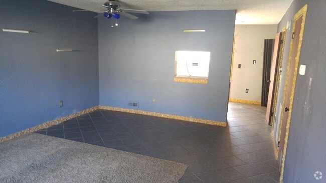 Building Photo - 25 Seneca Dr Rental
