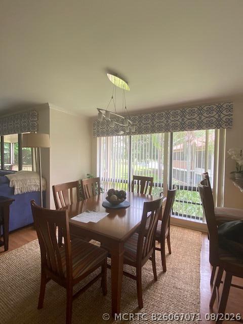Photo - 428 Brackenwood Ln S