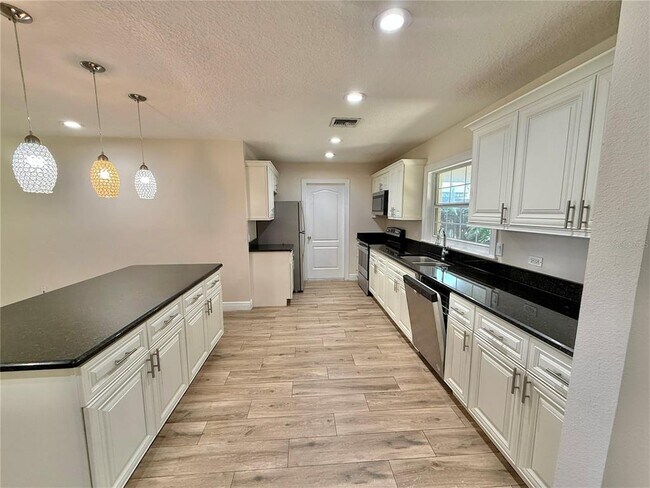 Photo - 2810 Flowertree Rd