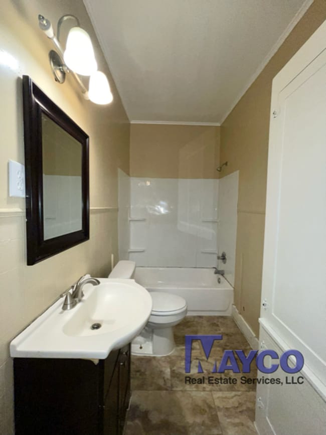 Photo - 640 Kirby Pl Unit 640