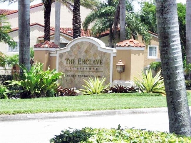 Building Photo - 2133 Renaissance Blvd Unit 208