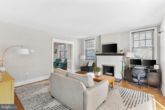 Photo - 706 W 21st St