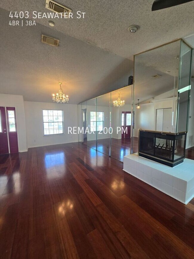 Photo - 4403 Seawater St