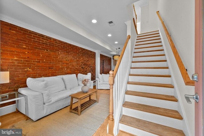 Photo - 1010 W St NW