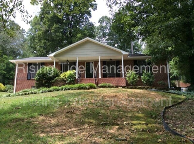 Photo - 1928 Poplar Dr