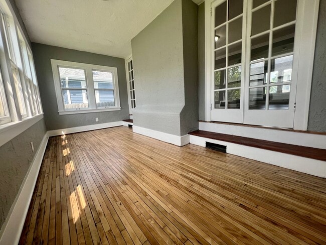 Photo - Breathtaking 3 bedroom 1 bath house in Minneapolis!!