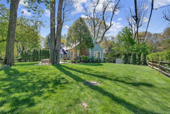 Photo - 53 Sheldrake Ave