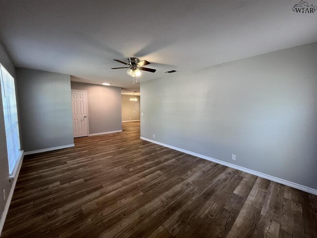 Photo - 5503 Hooper Dr