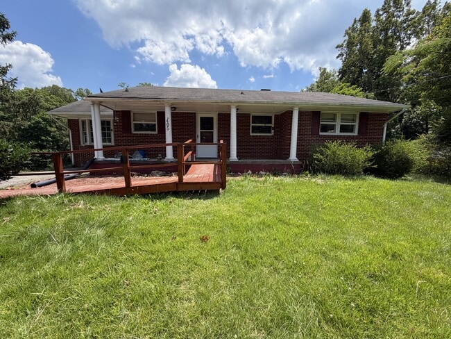 Photo - 405 Winesap Rd