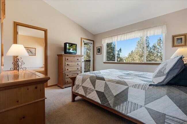 Photo - Want to live on a golf course with access ...