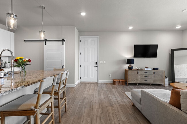 Building Photo - 16881 Askins Loop Unit 307 Rental