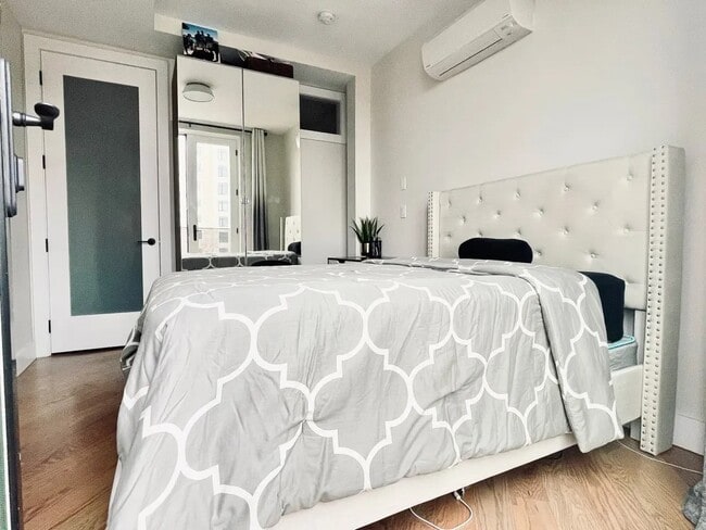 Furnished room/NOT APARTMENT