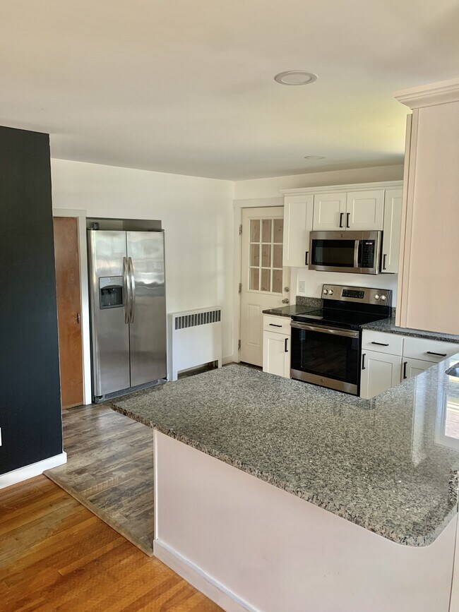 Photo - 1374 State St