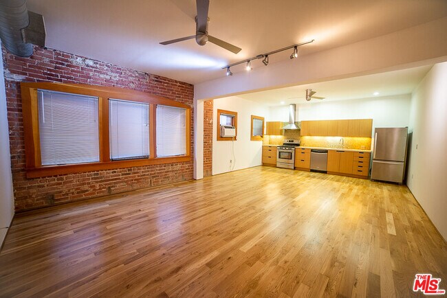 Photo - 8 Brooks Ave Unit 10