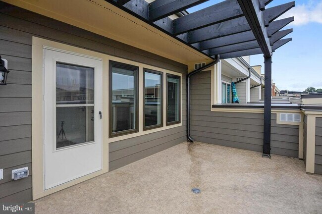 520 Harborview Dr