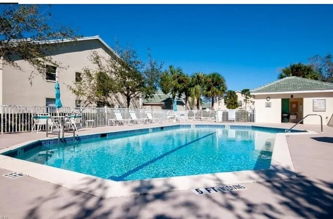 Building Photo - 4935 Sandra Bay Dr Unit #101