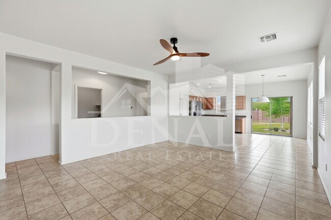 Photo - 584 N Highlands Grove Ln