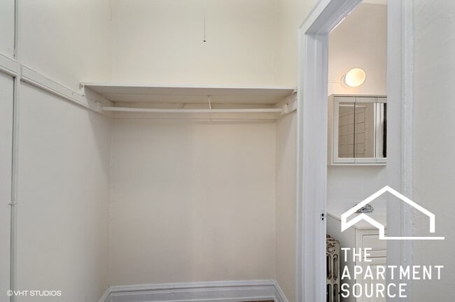 Photo - 4829 N Damen Ave Unit 210