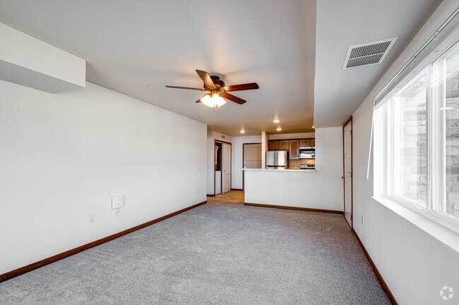 1BR, 1BA with Pantry - 763 SF