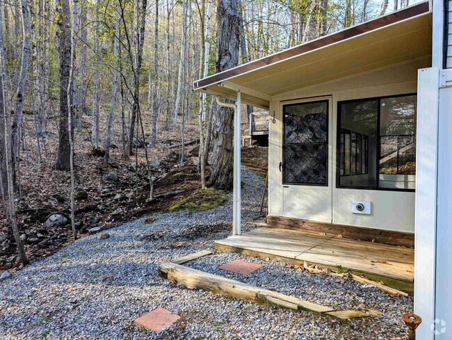 Building Photo - 16 Upper Meadows Rd Rental
