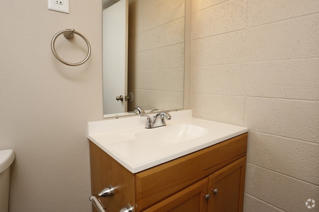 2BR,1BA