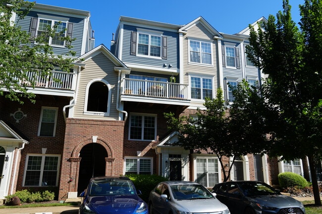 Building Photo - 7011 Metropolitan Pl Rental