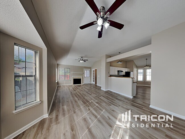 Photo - 136 Westport Dr