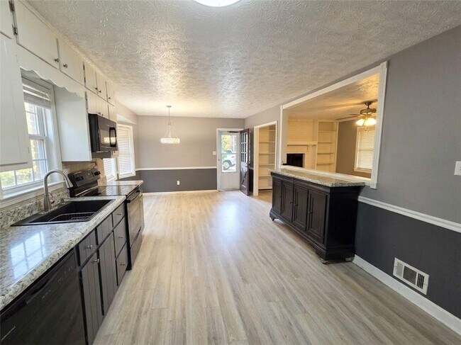 Photo - 1357 Monfort Rd