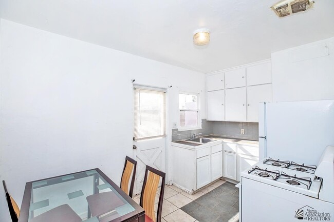 Photo - 531 S 1st Ave