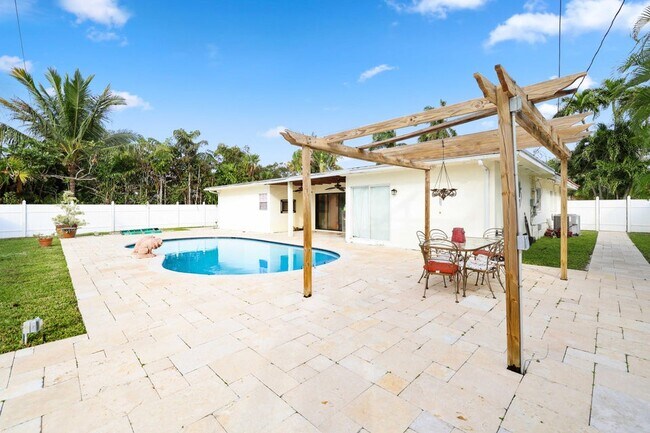 Photo - 1246 SW 7th St